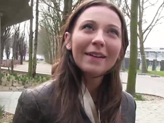 Francouzka ojetá za prachy na ulici