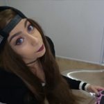 Napíchne gamerku do prdele při hraní