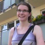 Český Rychlý prachy – Julie jde ze školy a vydělá si plná verze!