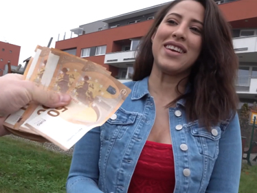 Rychlý prachy – zoufalá Španělka potřebuje pomoc