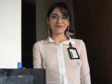 Šéf v práci oprcá sekretářku, manžela se to nesmí dozvědět!