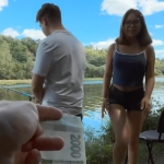 České porno – šukala s cizím ve stanu zatím co přítel rybařil