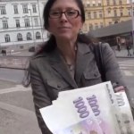Czech Streets 92 – česká milfka fasuje čuráka na veřejnosti